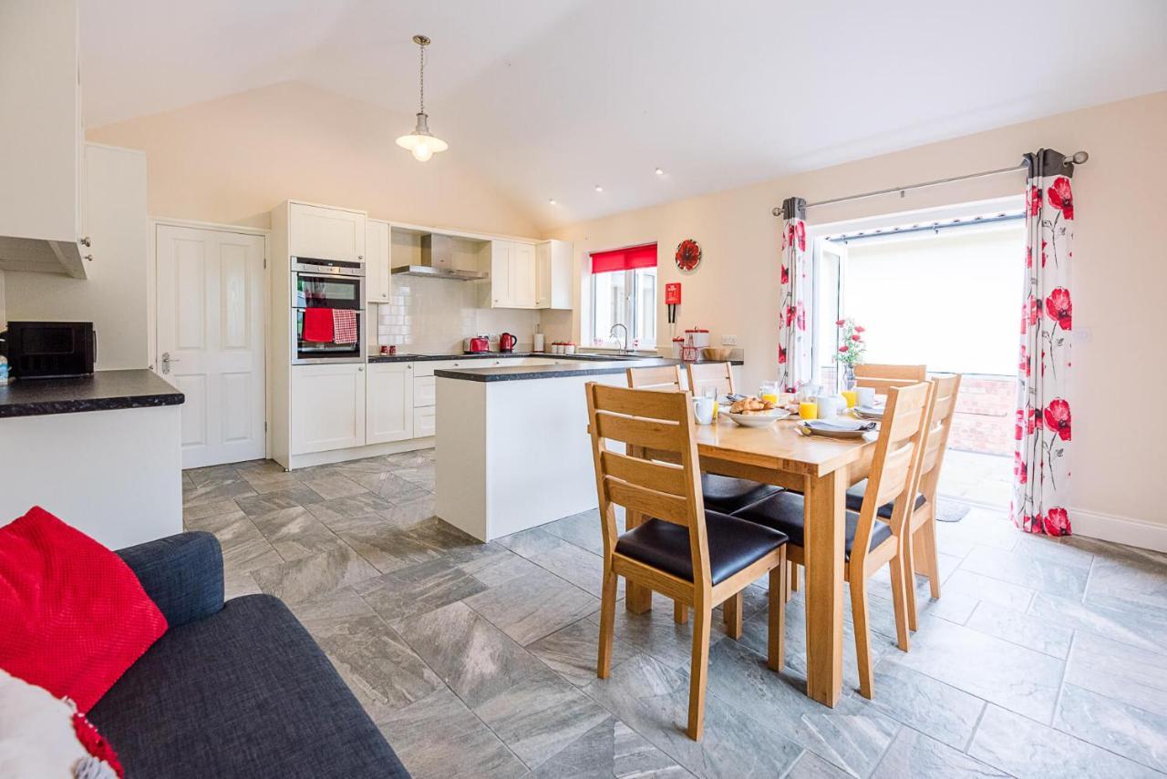 Vakantiehuis Grove Farm With Swimming Pool, Dallinghoo Woodbridge
