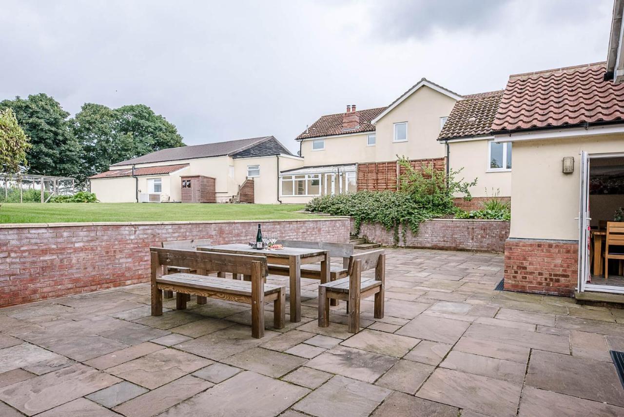 Grove Farm With Swimming Pool, Dallinghoo Vakantiehuis