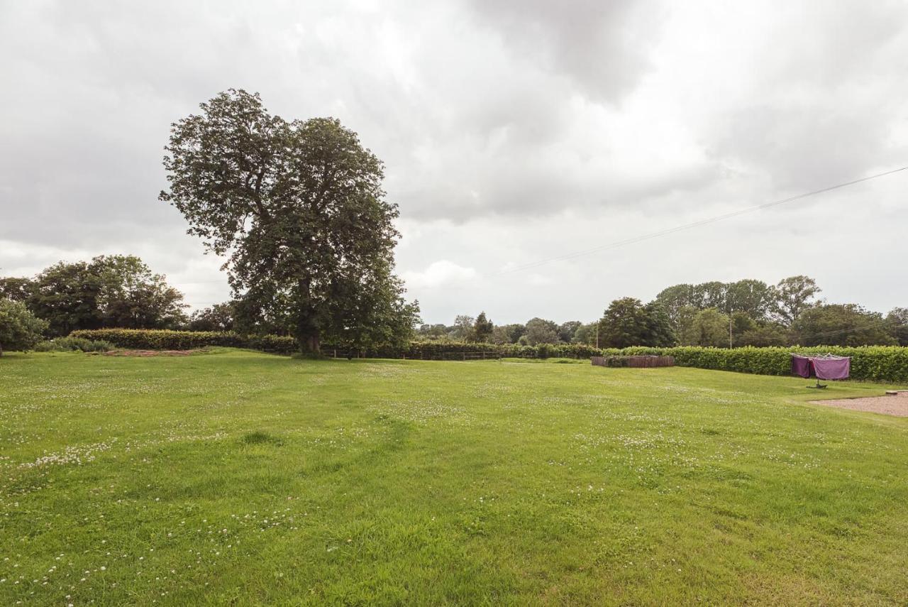 Grove Farm With Swimming Pool, Dallinghoo *